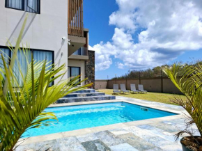 Belle Villa Moderne avec Piscine et Jardin - Ledgewood Villa